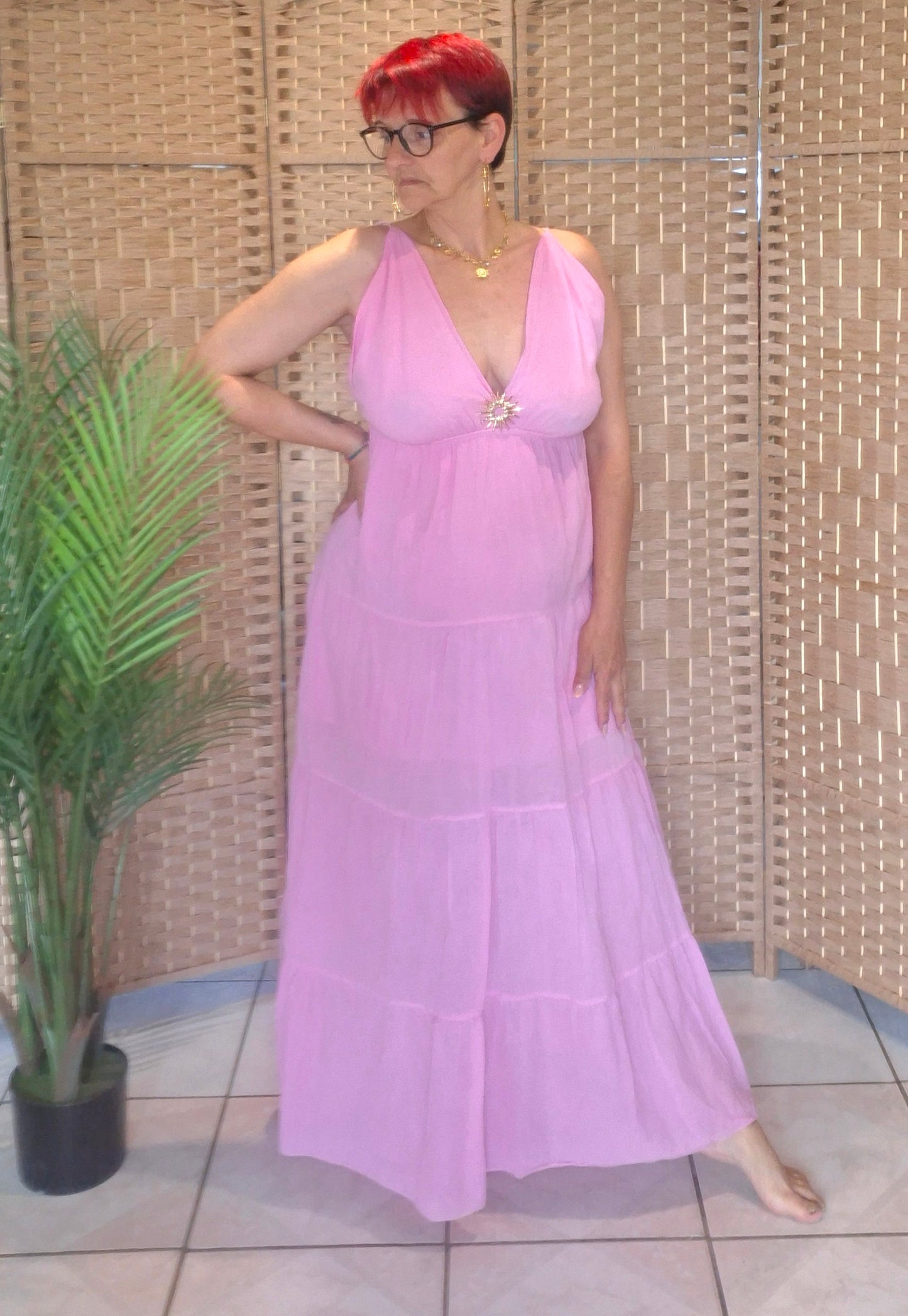 Robe LEONIE ROSE Bohème en Coton – Décolleté V & Bijou soleil